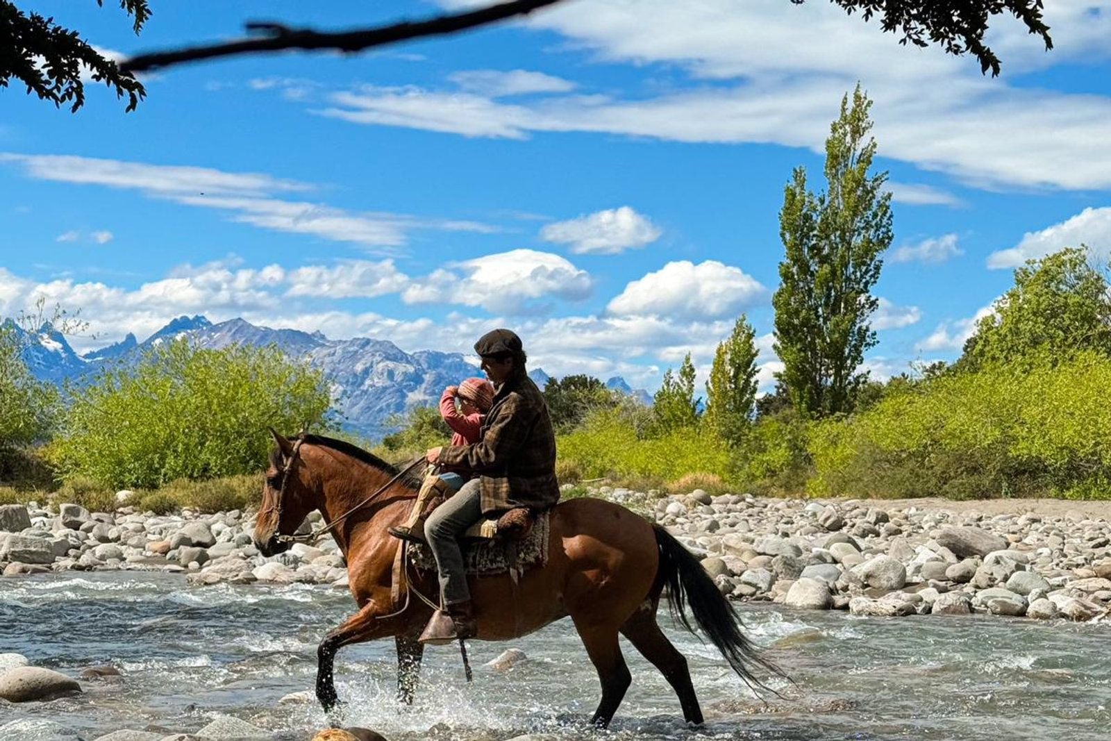 Horse ride above Lago General Carrera